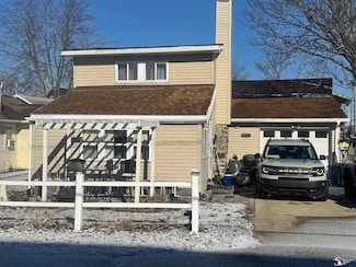 10875 W Ferndale Dr, Manitou Beach, MI 49253