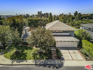 5136 Los Bonitos Way, Los Angeles, CA 90027