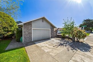 3324 18th St, Eureka, CA 95501