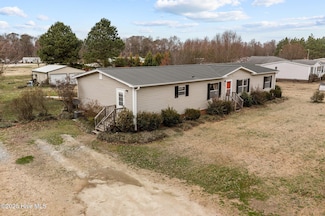 1036 Old Chinquapin Rd, Beulaville, NC 28518