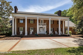 130 Harbour Dr, Hubert, NC 28539