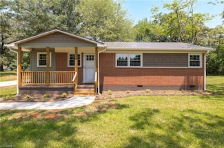129 Redwood Rd, Eden, NC 27288