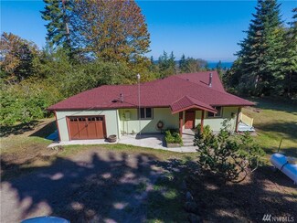 221 Washington Ln, Port Hadlock, WA 98339