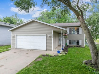3902 Strathmore Ln SE, Rochester, MN 55904