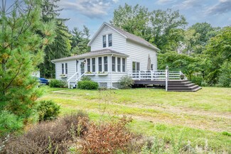 2811 Lakeshore Dr, Saint Joseph, MI 49085