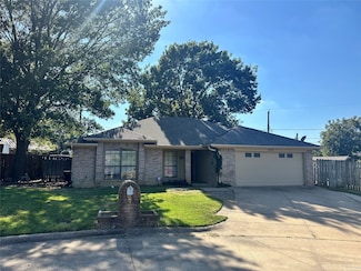 2512 Harmony Ct, Arlington, TX 76015