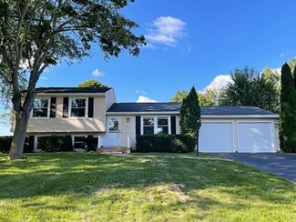 28 Overland Trail, West Henrietta, NY 14586