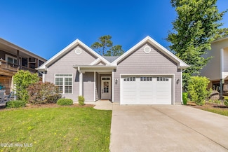 155 NE 18th St, Oak Island, NC 28465