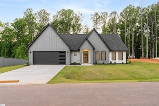 2022 Blessed Dr, Inman, SC 29349