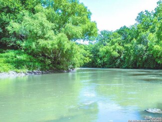 237 County Road 393, Runge, TX 78151