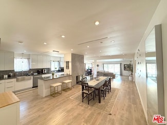 5720 Gentry Ave, Valley Village, CA 91607