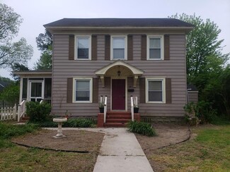 44 Kerr St, Onancock, VA 23417