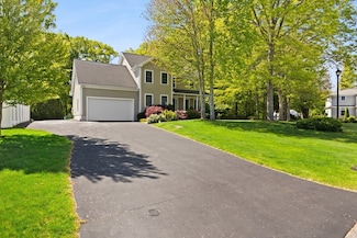 90 Sutherland Dr, Somerset, MA 02726
