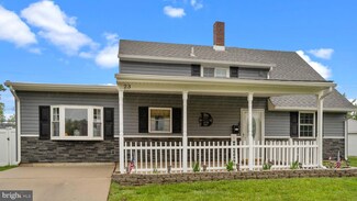 23 Inbrook Rd, Levittown, PA 19057