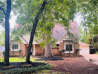 61 Wood Hollow Dr, Conroe, TX 77304