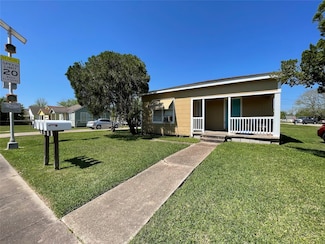 302 N Avenue B, Freeport, TX 77541