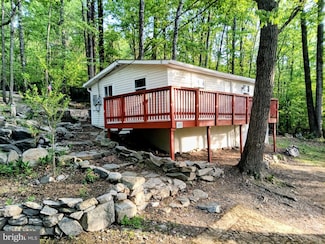 185 Woodpecker Ln, Harpers Ferry, WV 25425