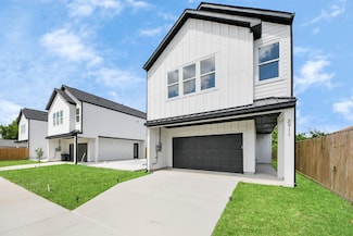 2911 Jones St, Houston, TX 77026