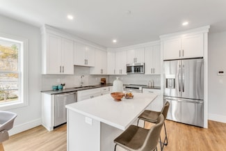 1000 Washington St Unit 305, Dedham, MA 02026