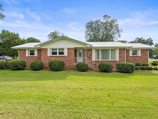 1111 Holders Cove Rd, Winchester, TN 37398