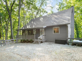 139 Kammerer Dr, Waynesville, NC 28785