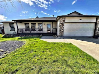 1655 Castle Way, Mountain Home, ID 83647