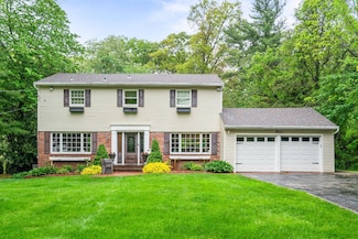 12 Skyline Dr, Huntington, NY 11743