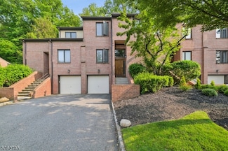 30 Andrea Dr, Caldwell, NJ 07006