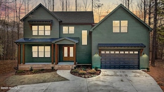 4 Foxglove Ln, Whispering Pines, NC 28327
