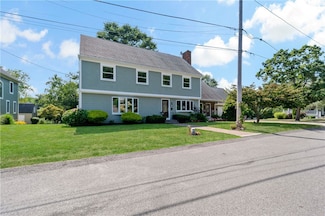 21 Clifton Rd, Bristol, RI 02809