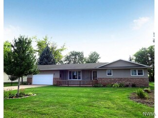 117 Pioneer Valley Dr, Sergeant Bluff, IA 51054