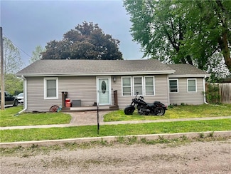 111 W Elm St, Hardin, MO 64035