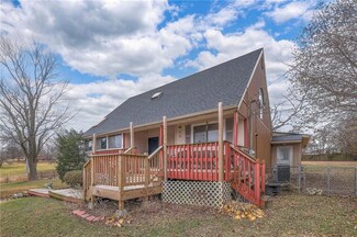 8001 E 57th St, Kansas City, MO 64129