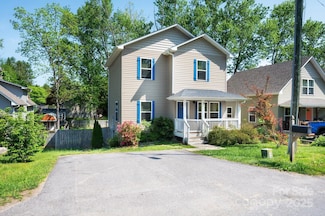 92 Le-An-hurst Rd, Asheville, NC 28803