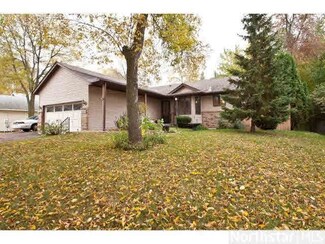 2662 2662 South Ave E, North St. Paul, MN 55109