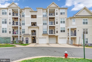 11355 Aristotle Dr Unit 213, Fairfax, VA 22030