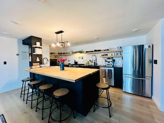 24 Maple Ave Unit 2, Cambridge, MA 02139