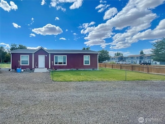 405 E Chelan St, Coulee City, WA 99115
