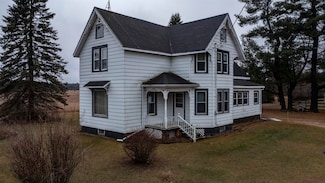 N2145 Lind Center Rd, Waupaca, WI 54981