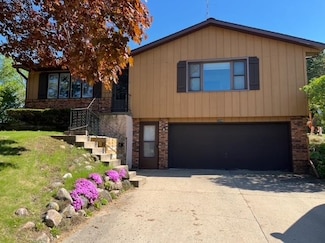 2008 Ridgeway Rd, Monroe, WI 53566