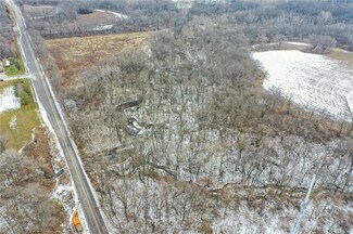 20311 E Bundschu Rd, Sugar Creek, MO 64056
