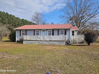 1181 Reedsford Rd, Clinton, NC 28328