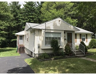 52 Sussex Ln, Worcester, MA 01602