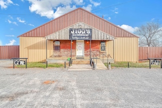 22203 N Frontage Rd, Clinton, OK 73601
