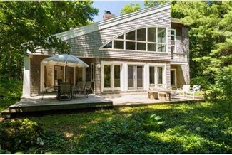 33 Lowell Rd, Cotuit, MA 02635