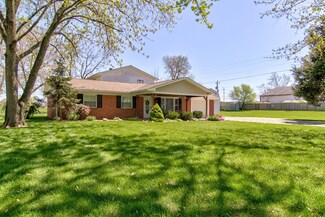 2129 Newhaven Dr, Indianapolis, IN 46231