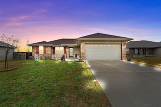 108 Ashton Ave, Clever, MO 65631