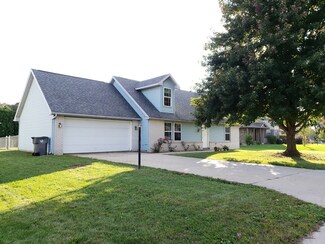 204 Brooke Ln, Millersburg, IN 46543