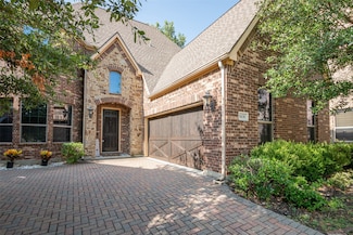 8436 Town Walk Dr, North Richland Hills, TX 76182