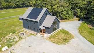 896 Melendy Hill Rd, Londonderry, VT 05155